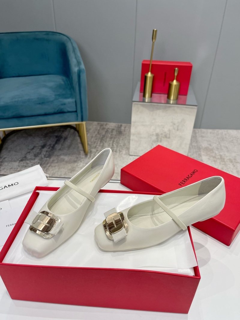 Ferragamo flat shoes